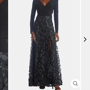 Long Sleeve Ruched Flower
Dress